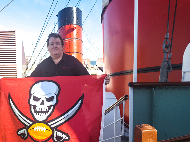 BuccaneersFan.com heads across America, Coast-to-Coast to raise the Buccaneers Flag