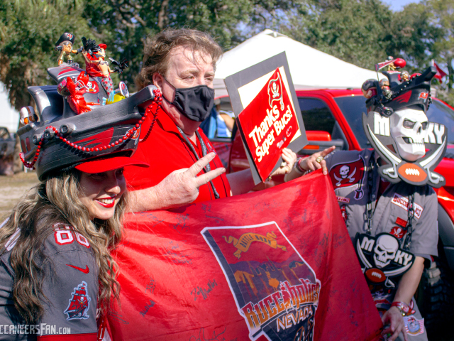 BuccaneersFan.com founder Rader @ #WTB SB LV watch party with Buccaholic Super Fans from Nevada.